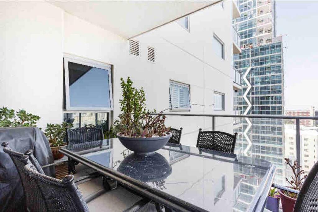 In The City Perth 1B1B Pool And Nice View Extérieur photo