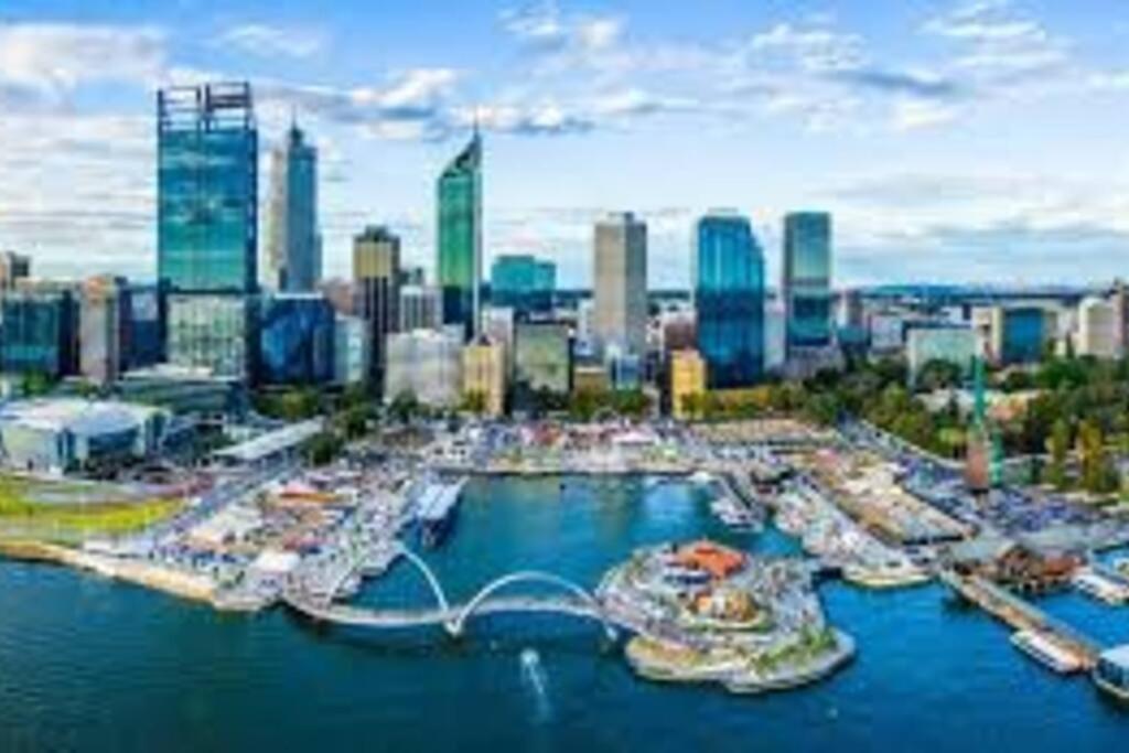 In The City Perth 1B1B Pool And Nice View Extérieur photo