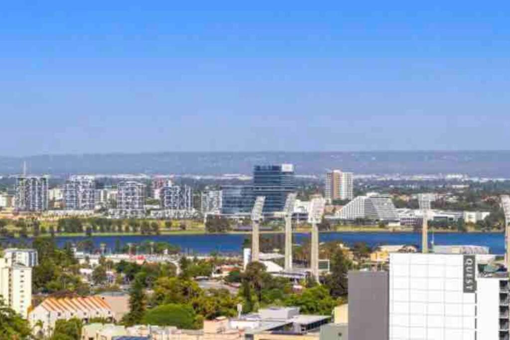 In The City Perth 1B1B Pool And Nice View Extérieur photo