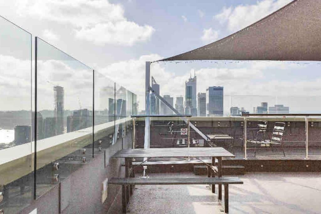 In The City Perth 1B1B Pool And Nice View Extérieur photo